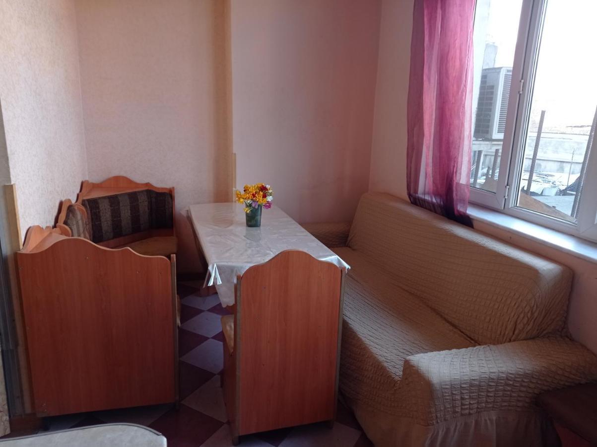 Sun City Hostel 예레반 외부 사진