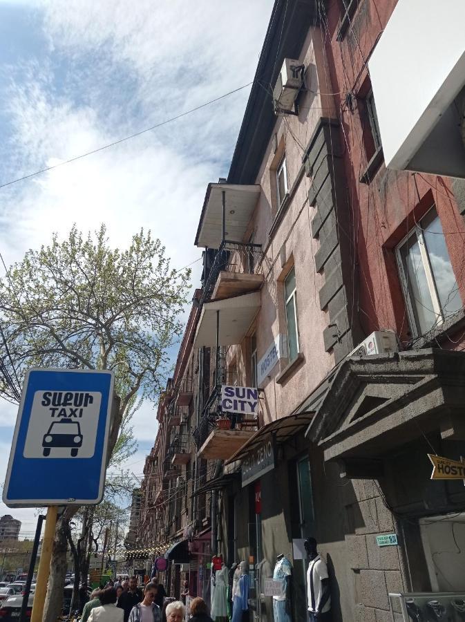 Sun City Hostel 예레반 외부 사진