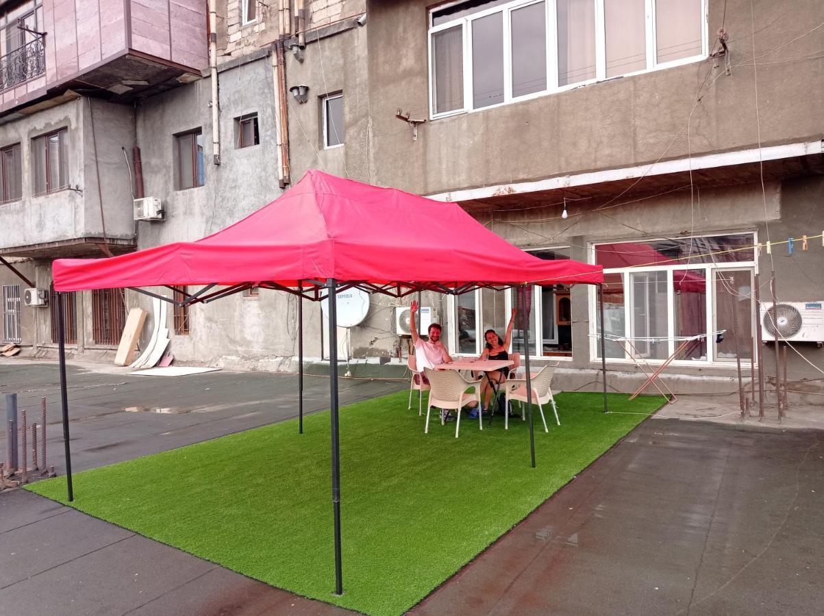 Sun City Hostel 예레반 외부 사진