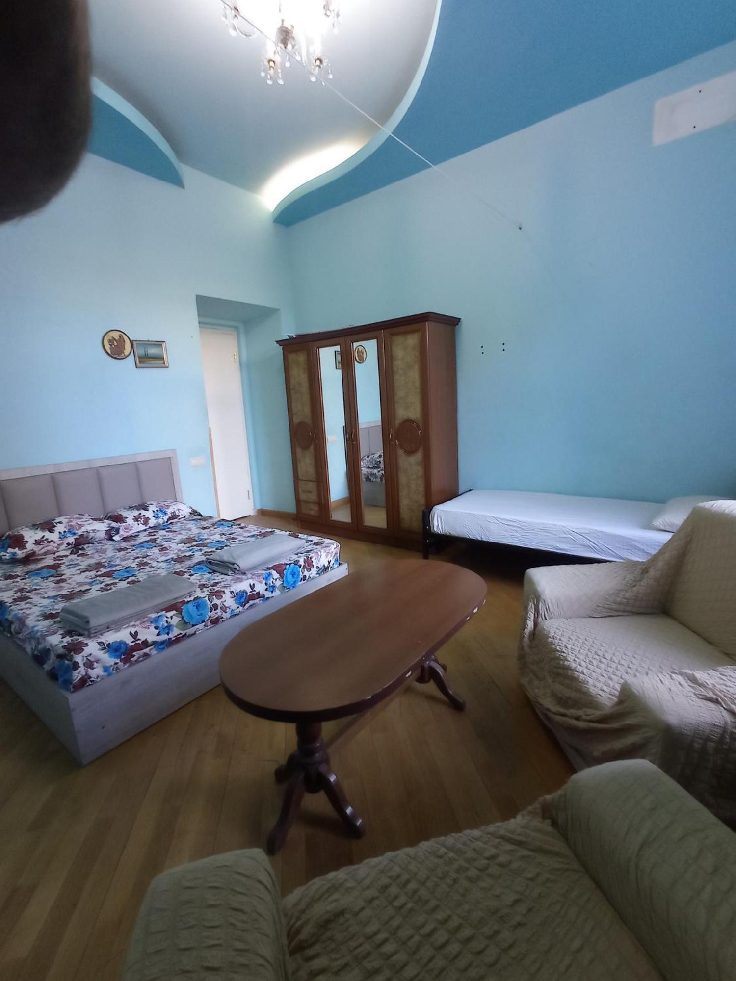 Sun City Hostel 예레반 외부 사진